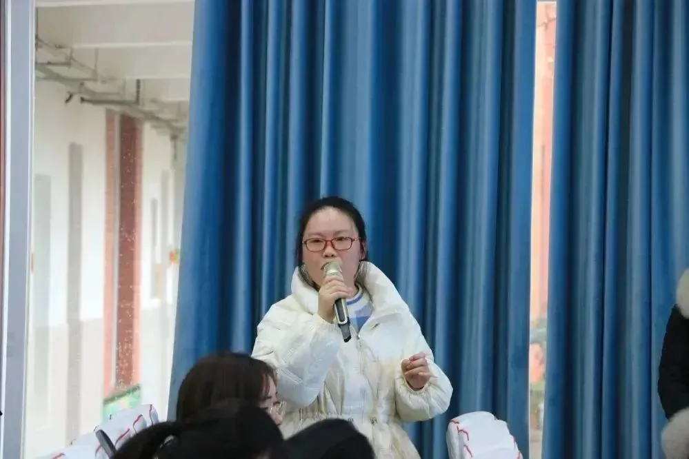 名师引领发展 问道融合语文——周晓玲名师工作室送教到彭镇小学