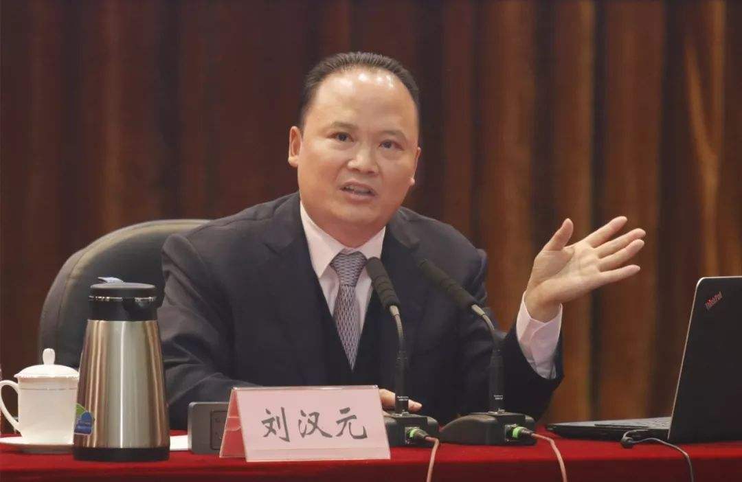 成都首富身价1250亿，结束刘永好20多年首富垄断，5年成中国第一