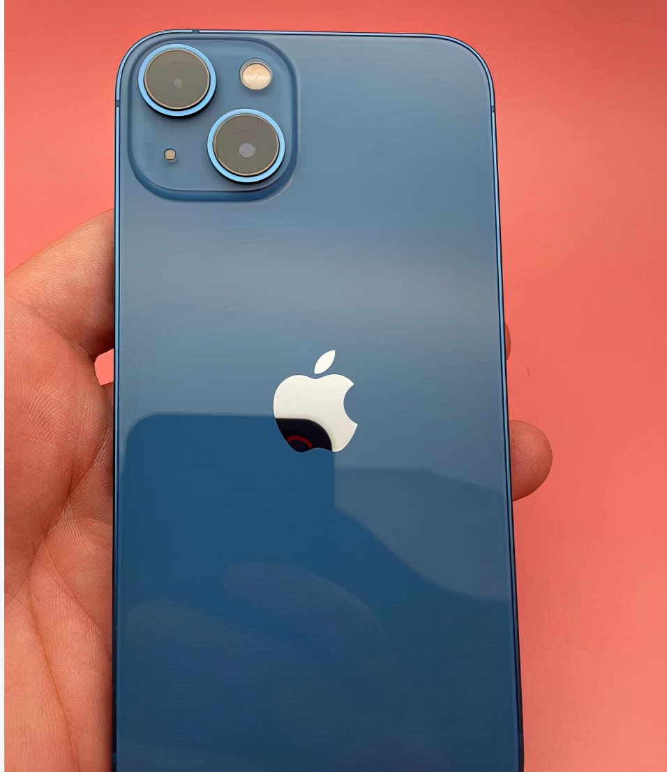 粉丝4500入手美版iPhone13展示机，展示机有什么优缺点？