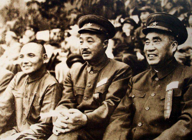朱德位列十大元帅之首，授衔编号却是004，那么001号究竟给了谁？