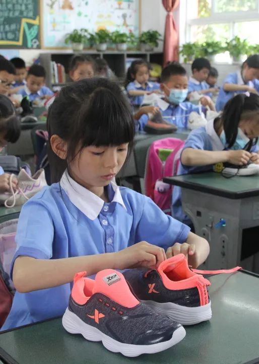 发扬劳动精神 争做先锋少年｜记川大西航港实小劳动技能大赛活动