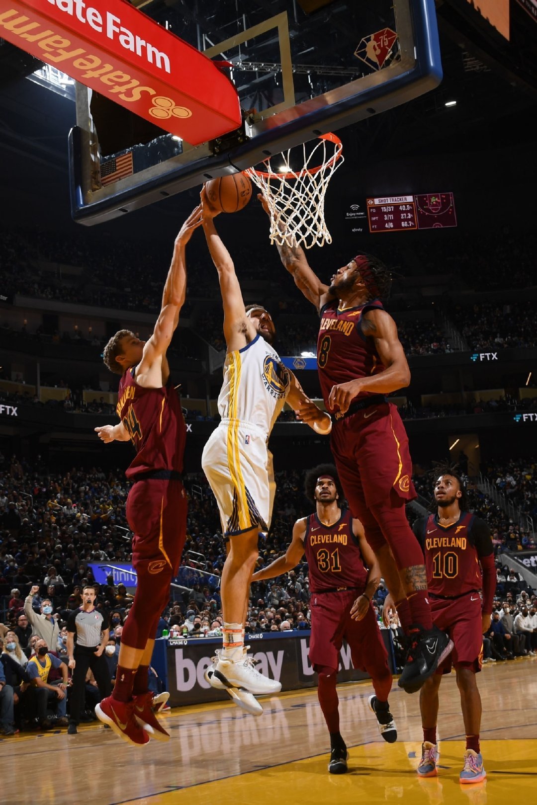 安踏现在有哪些nba(克莱汤普森回来了！安踏头牌球星，脚踩KT7代，关键三分杀死比赛)