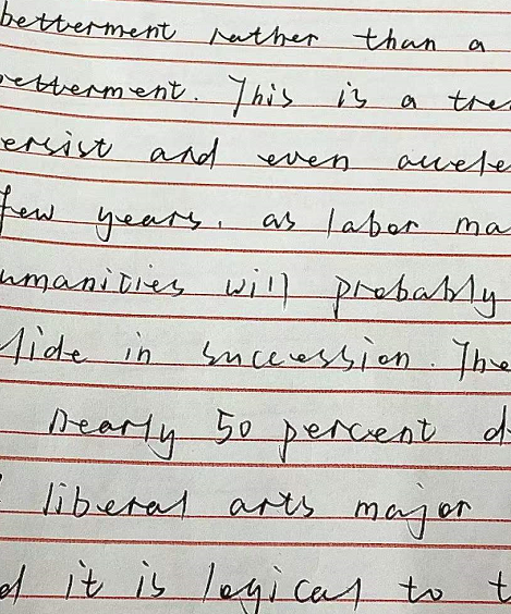 高中英语版“汤圆体”，字迹圆润又饱满，正中阅卷老师的“下怀”