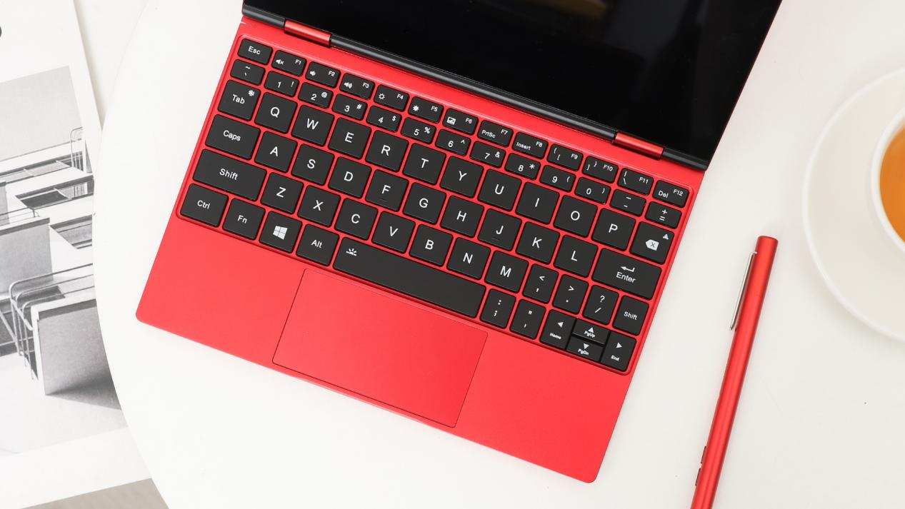 10.1寸掌上笔记本评测：I7+16G+1T，网友：这是要上天的节奏