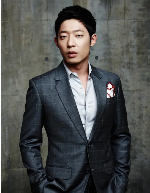 《丑女无敌》14年，男主改名难改运，女主无戏拍，男配成一线