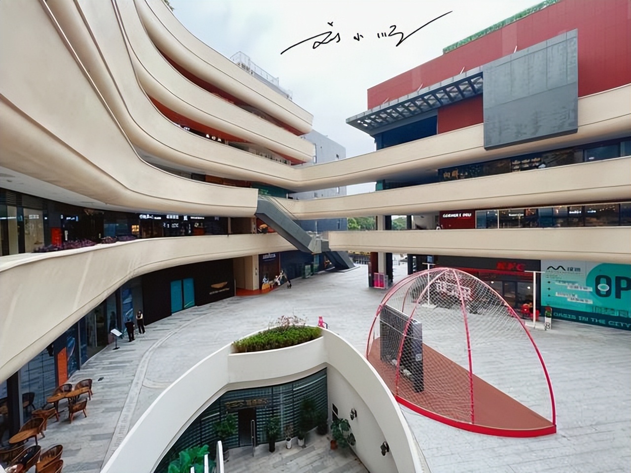 实拍广州“富人岛”上唯一的商场，游客惊叹：广州富人果然低调