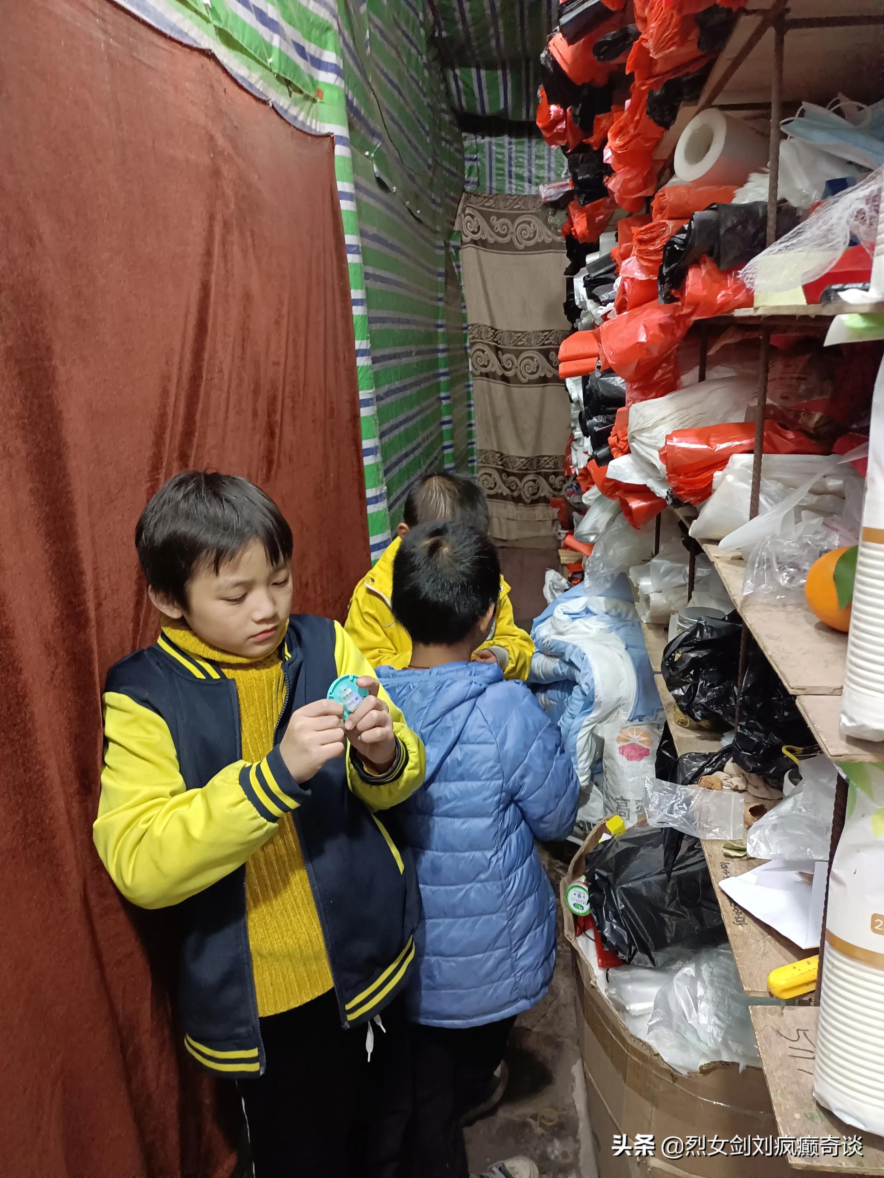 收留大小娃,给洗澡吹头发剪指甲掏耳朵,换上干净衣服焕然一新