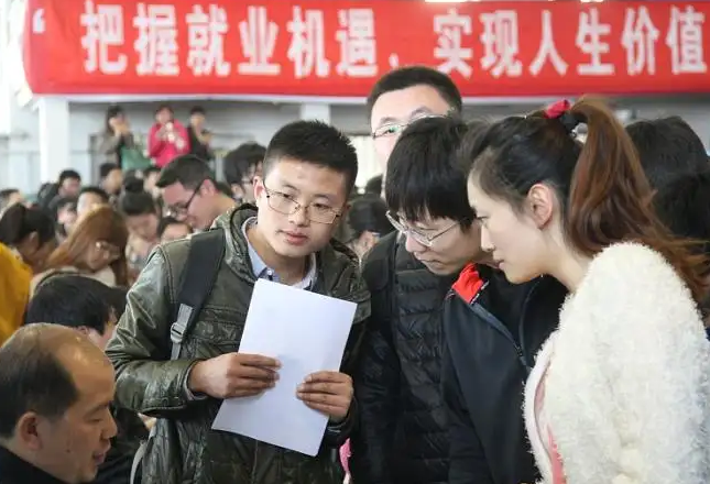 2022中国烟草公开招聘，月薪9000左右，3类毕业生可优先录取