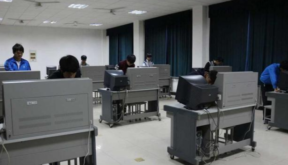 华为这次的选择比较“刁钻”，签约三所双非院校，且均来自湖北省