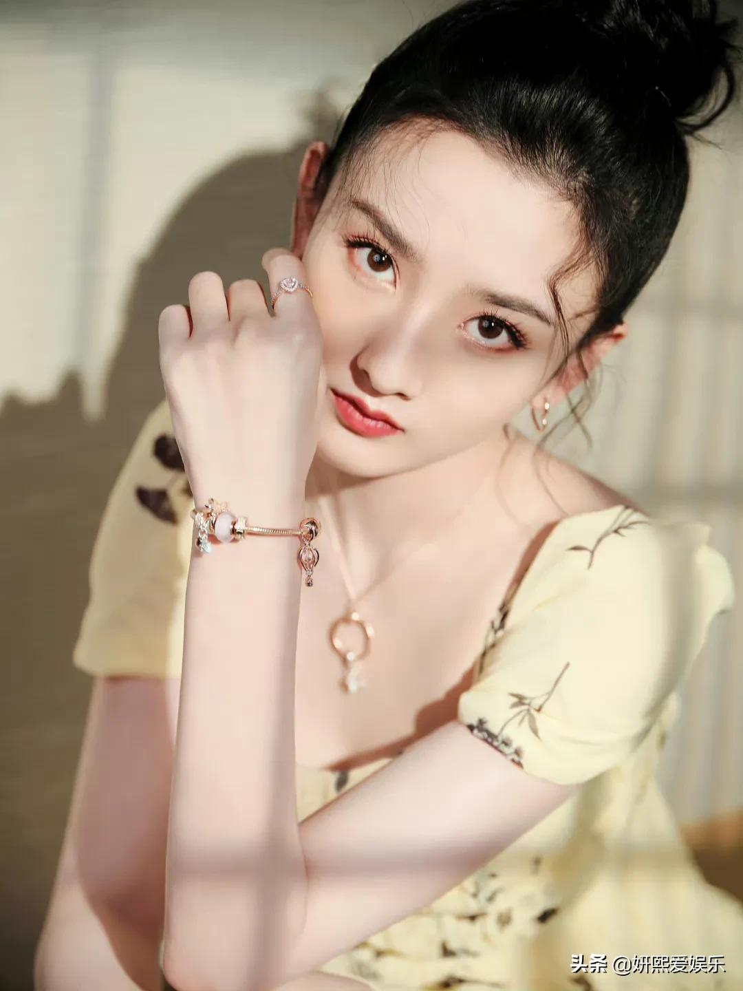 宋祖儿，清纯甜美，漂亮可爱