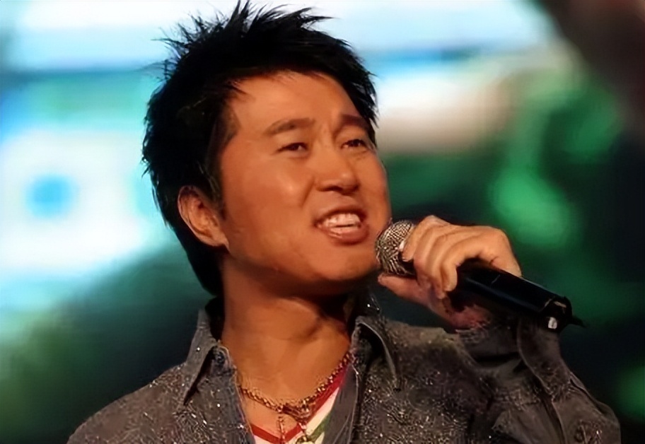 歌手满文军：两次婚姻两副面孔，他的故事比你看到的更恶劣