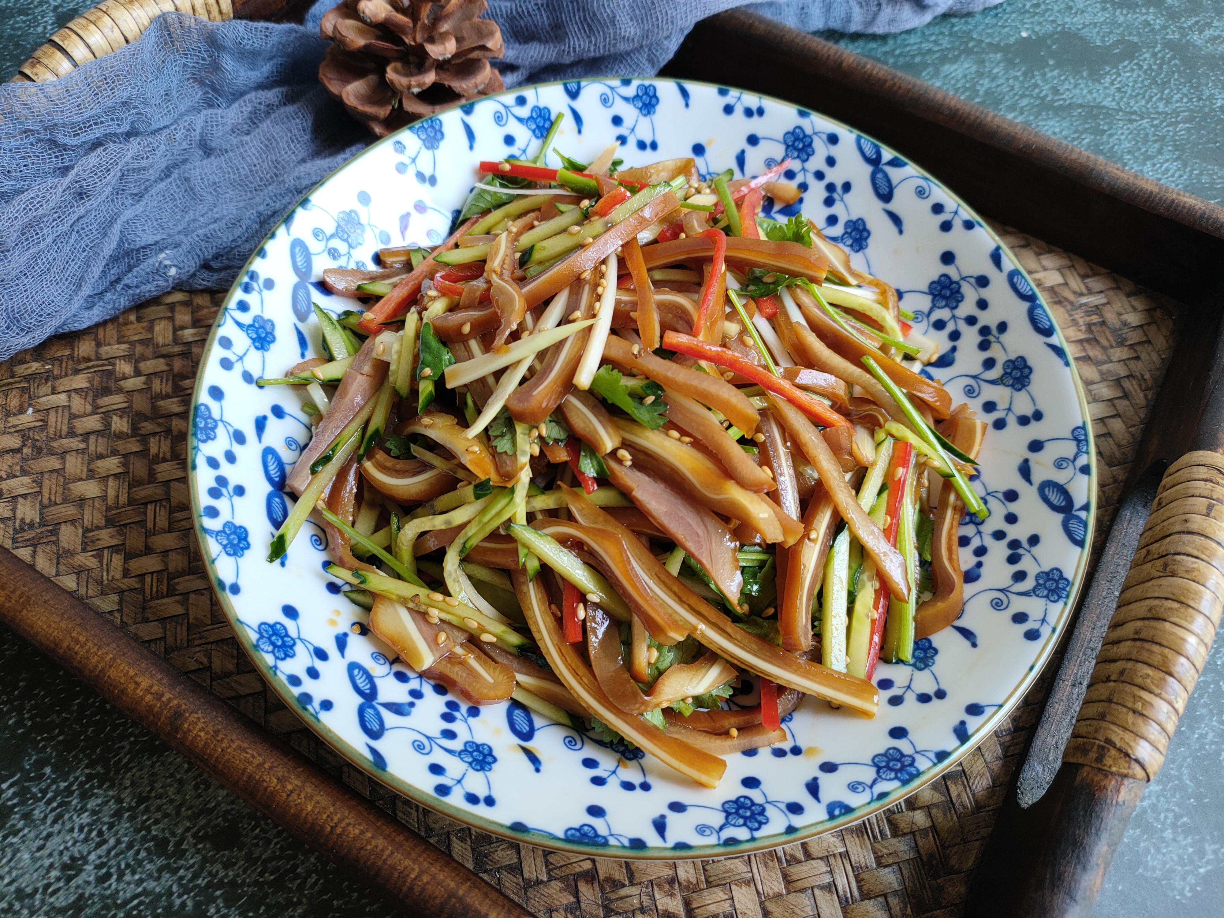 老一辈酒友公认的6道下酒菜,花生米来一盘,就能喝大半天