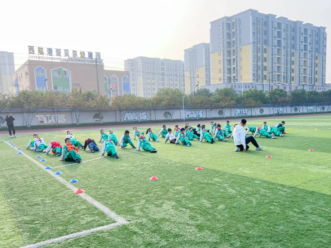 双流区双华小学举行新入职教师“亮相课”活动