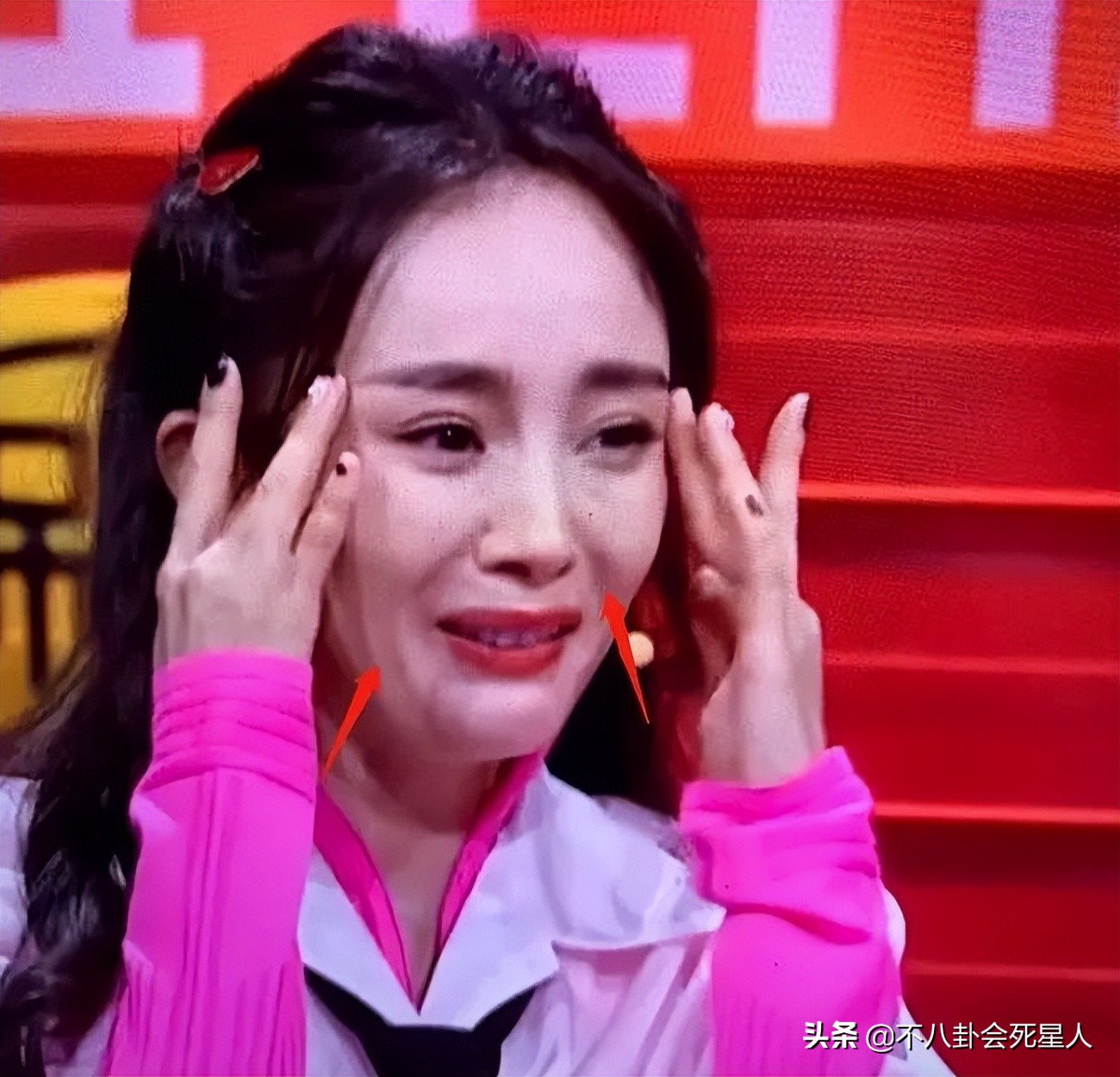 娱乐圈“假下巴”大赏，又尖又翘，一笑下巴原地起飞太吓人