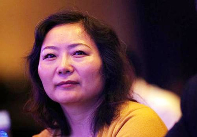 重庆富豪蔡奎：分走前妻200亿，买豪宅娶空姐，身价暴涨300亿