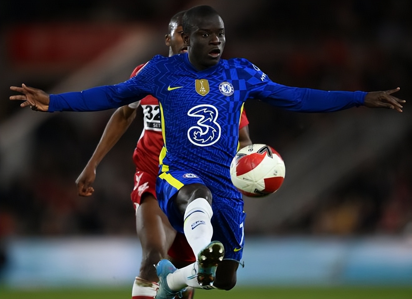 英超直播在哪里看（英超直播：切尔西vs伯恩茅斯，正在直播）