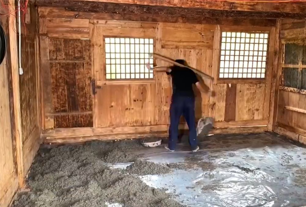 他用1个月时间，将乡下废旧木屋，变成舒适小家，住后不想回城里