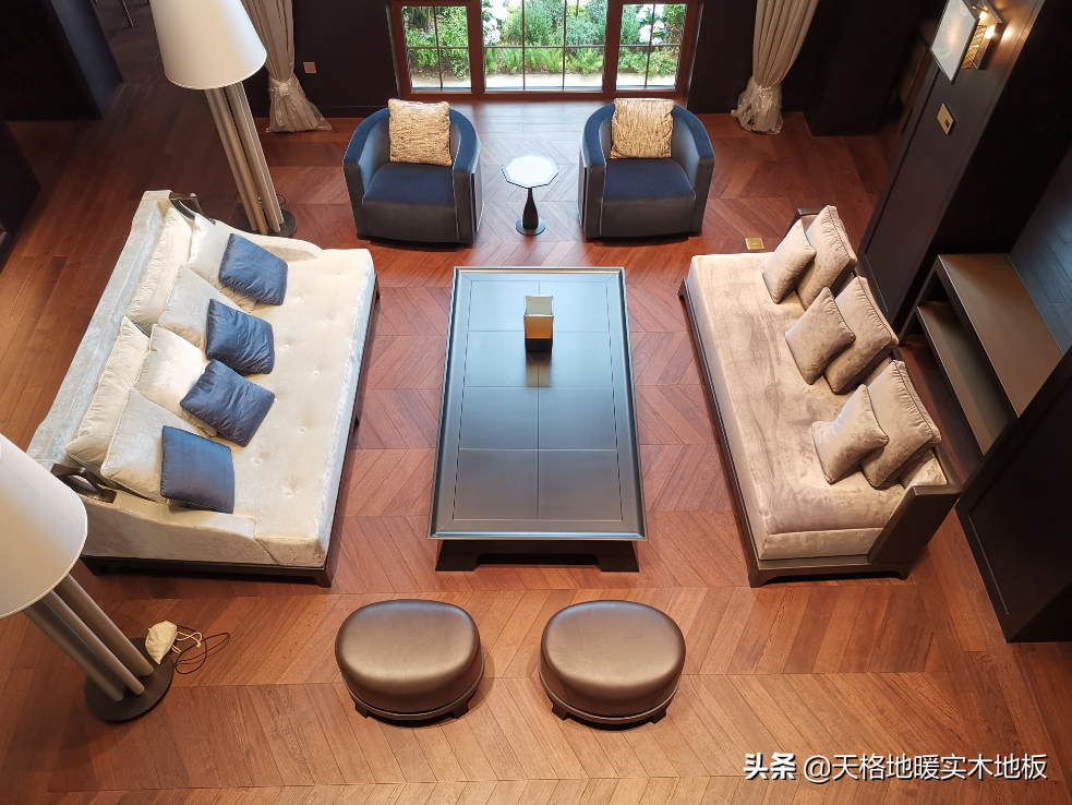 新房装修，木地板颜色如何搭配更好看？听听设计师怎么说