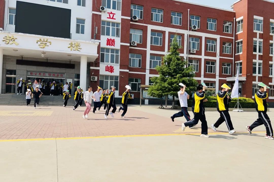 演練有方 應(yīng)急不慌丨廣宗太行中學(xué)開展防震防火緊急疏散演練