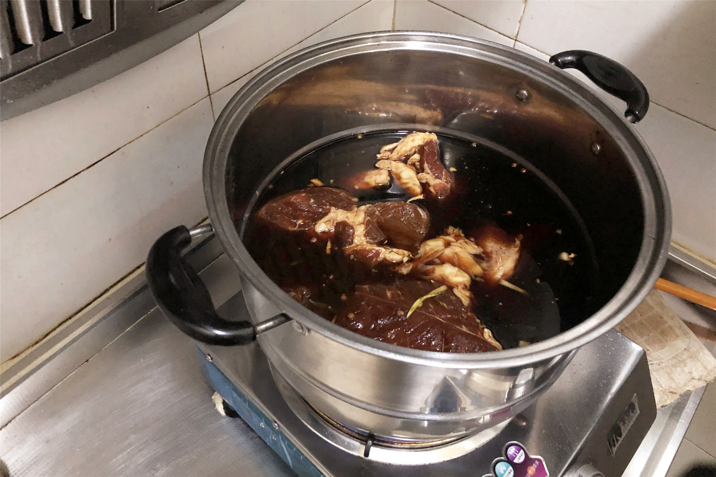 我家拿手的滷牛肉，只需4樣配料，牛肉味道香縮水少，能拿去賣了