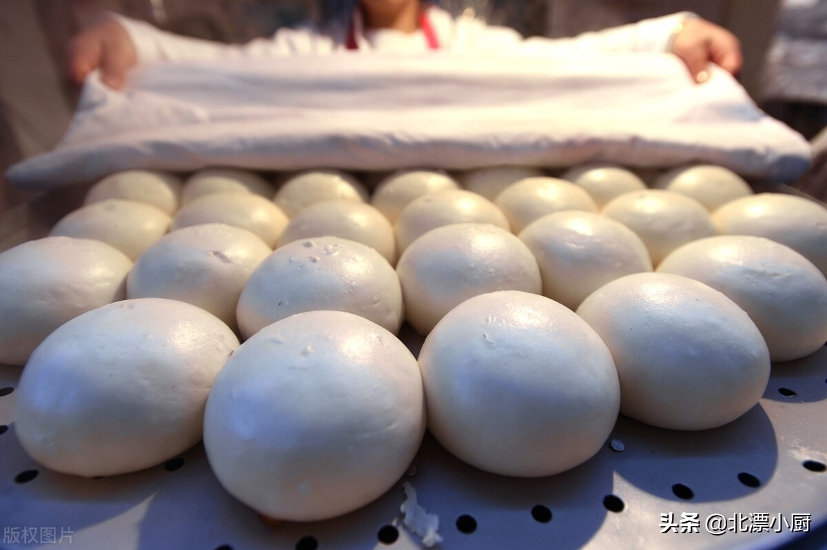 发面时，必须掌握的“8大技巧”，个个松软可口，不回缩不塌陷