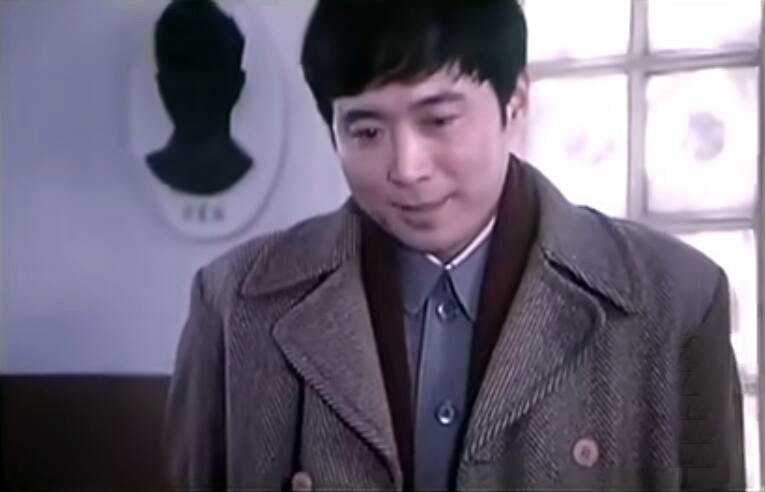 长得像陈少泽 声音像童自荣 昔日上影帅男星 高大英俊 为何一直不红？