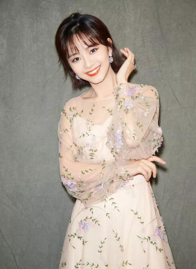 甜美可爱的谭松韵