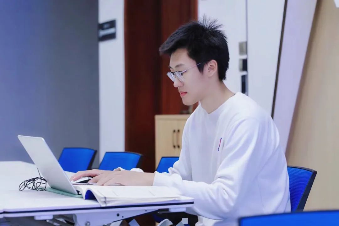 全寝直博！这个学霸寝室携手奔赴更大的舞台！