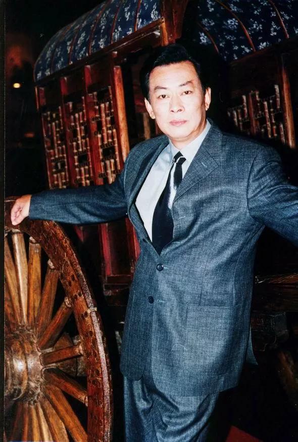 老戏骨王诗槐，离异，一个人照顾病中儿子，20年后遇初恋儿女双全