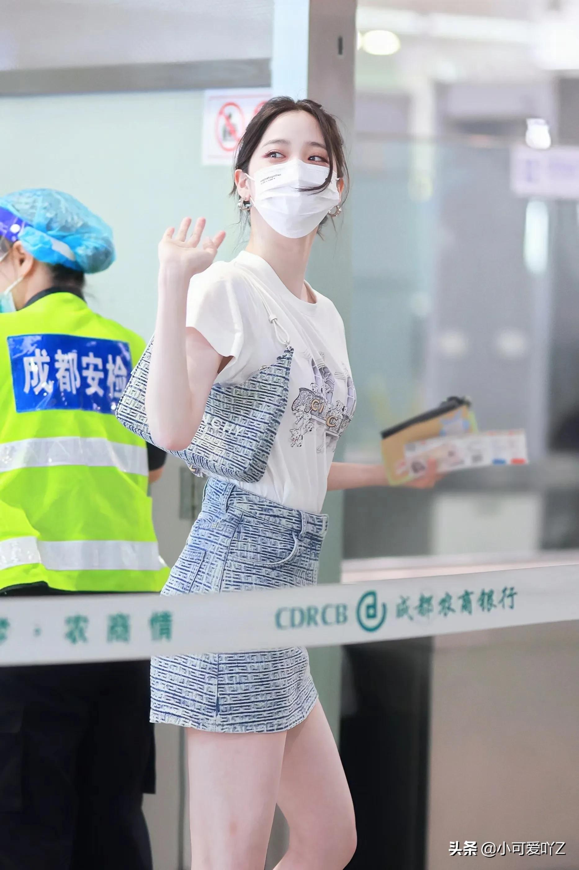 欧阳娜娜，火热的夏天，清凉酷酷的女孩