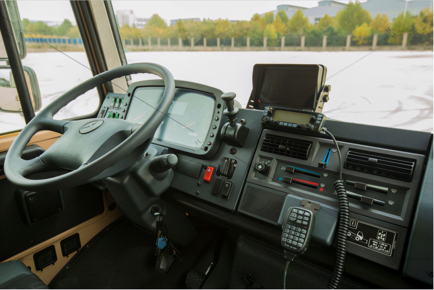 硬核越野房车PK，国产“越野之王”VS进口“越野传奇”（二）