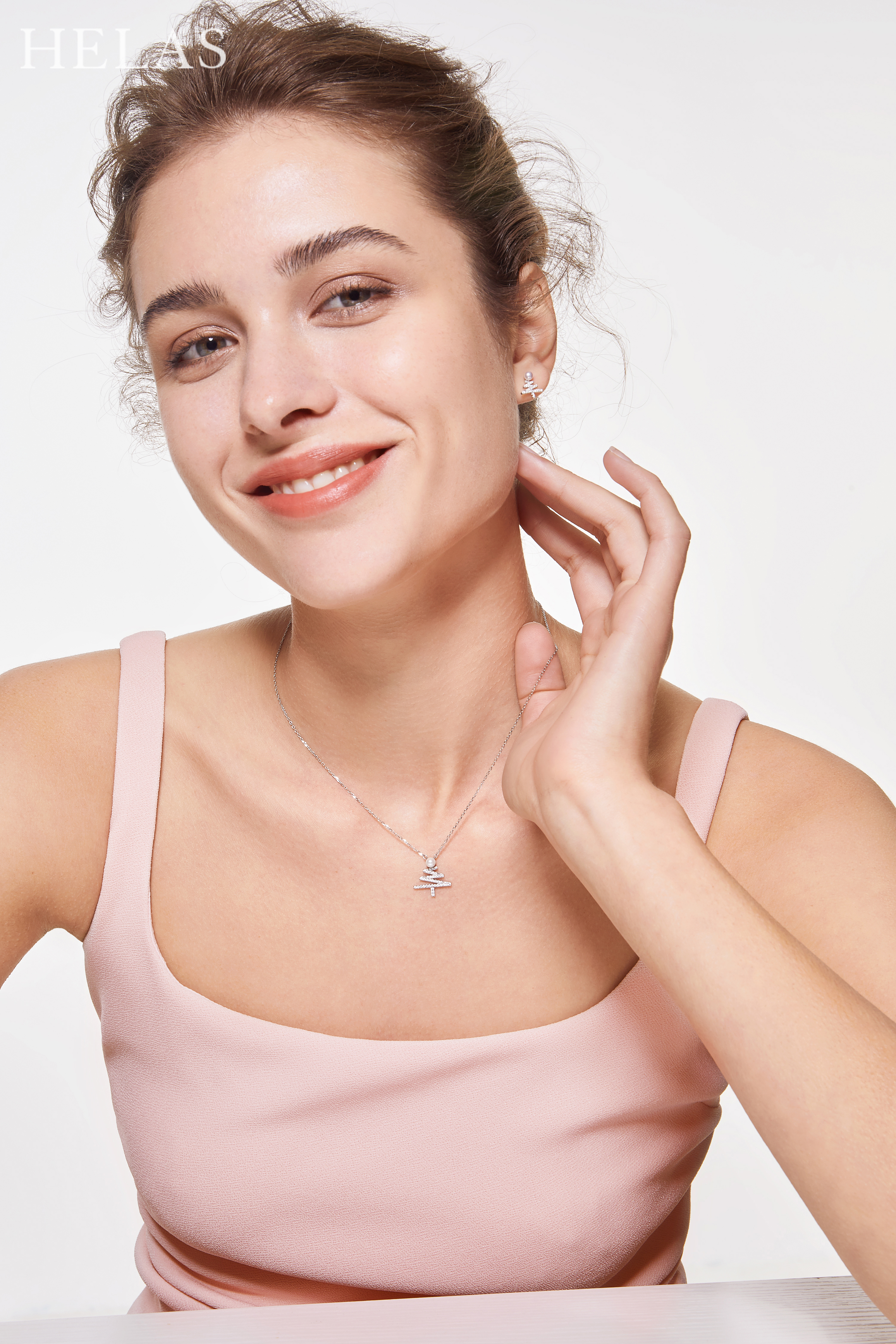 helas61赫拉珠宝新品上市,用爱与希望点亮「新」愿时刻