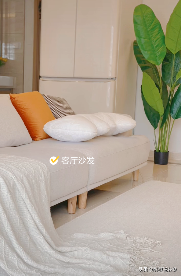 深圳小姐姐，花1.5万网购全屋家具，“家徒四壁”布置成精致的家
