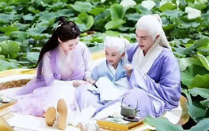 三生三世：东华一头银发是年龄大的标志吗？白滚滚怎么也是白发？