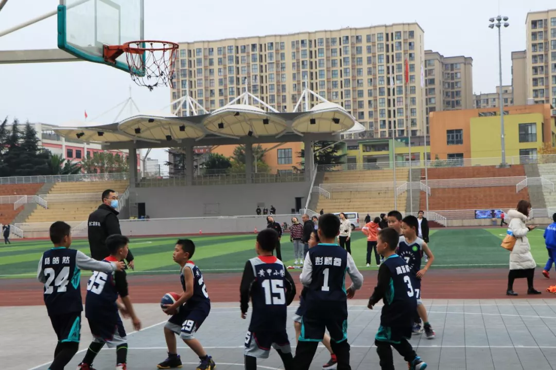 彭镇小学参加2021年成都市双流区中小学生校园篮球联赛获佳绩