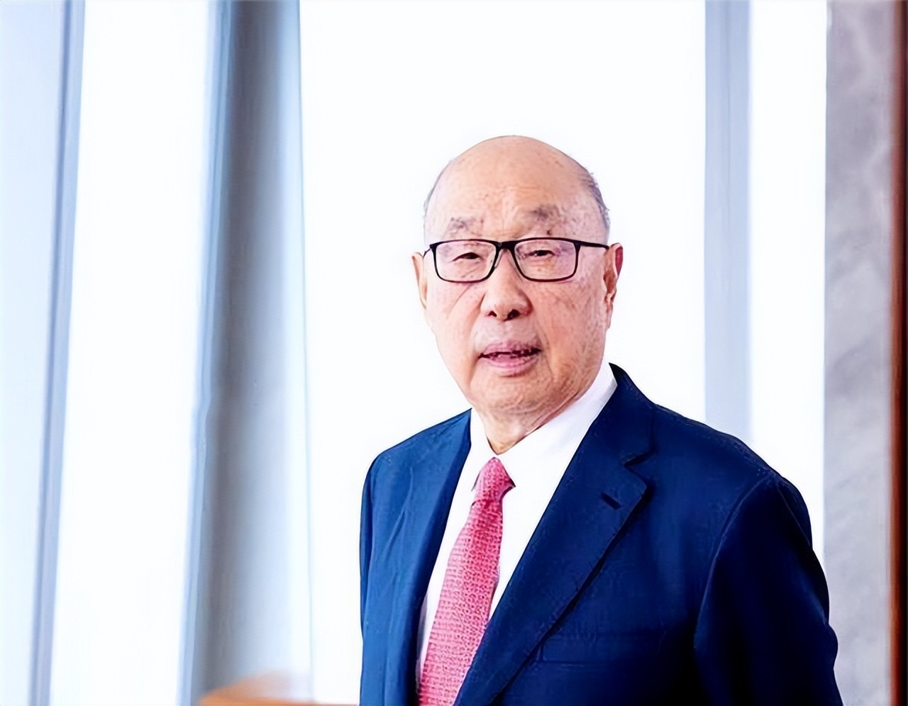 雙匯董事長被長子舉報(bào)，與小36歲秘書姘居20年，35億美元流向美國