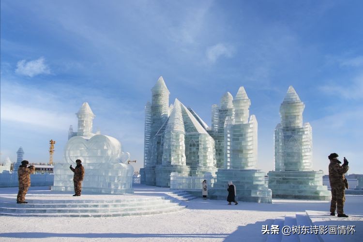 看冬奥会的同时,还有另一种选择去看看哈尔滨的冰灯