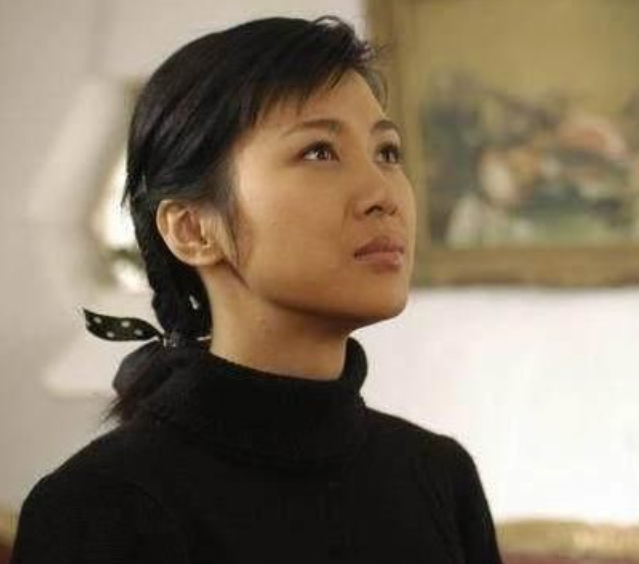 “自带苦相”的8位女星，五官凑在一起，演什么都很丧，可惜了