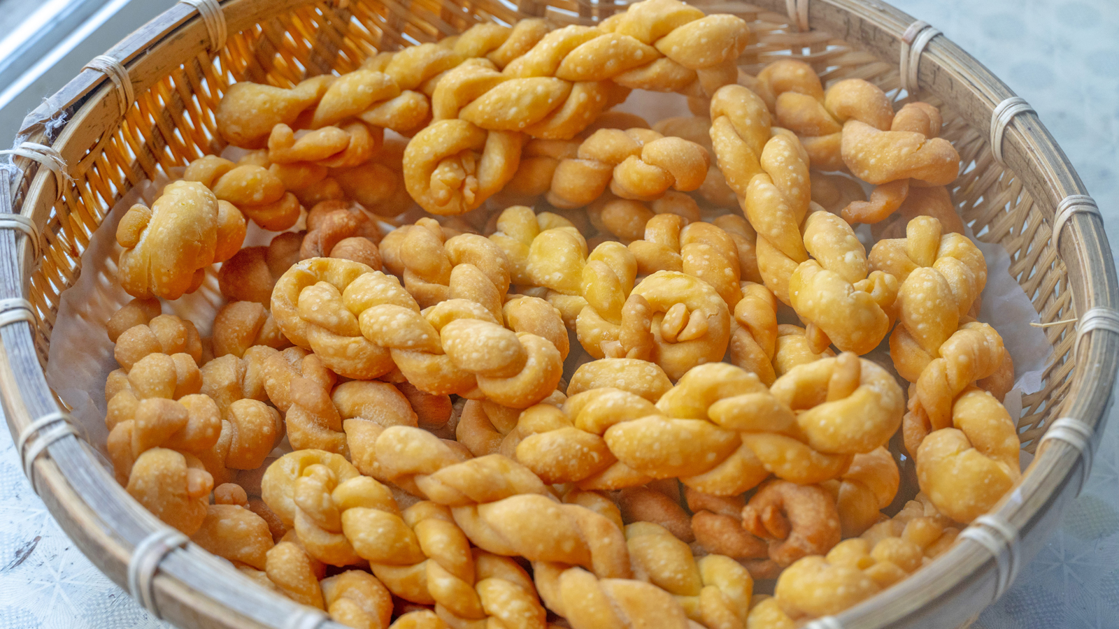 面粉最过瘾的6种做法，不用烤箱，咬一口酥掉渣，一出锅就抢光了