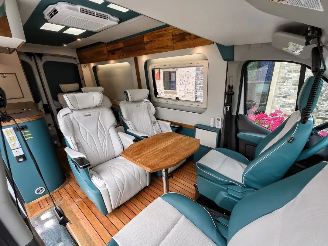 首发价118万！旅美速腾F350路航者四驱越野房车 为何如此任性？