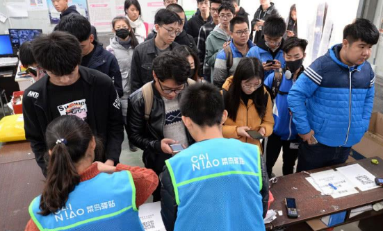 在大学校园中，这类“交易”已经随处可见，但对学生的危害可不小