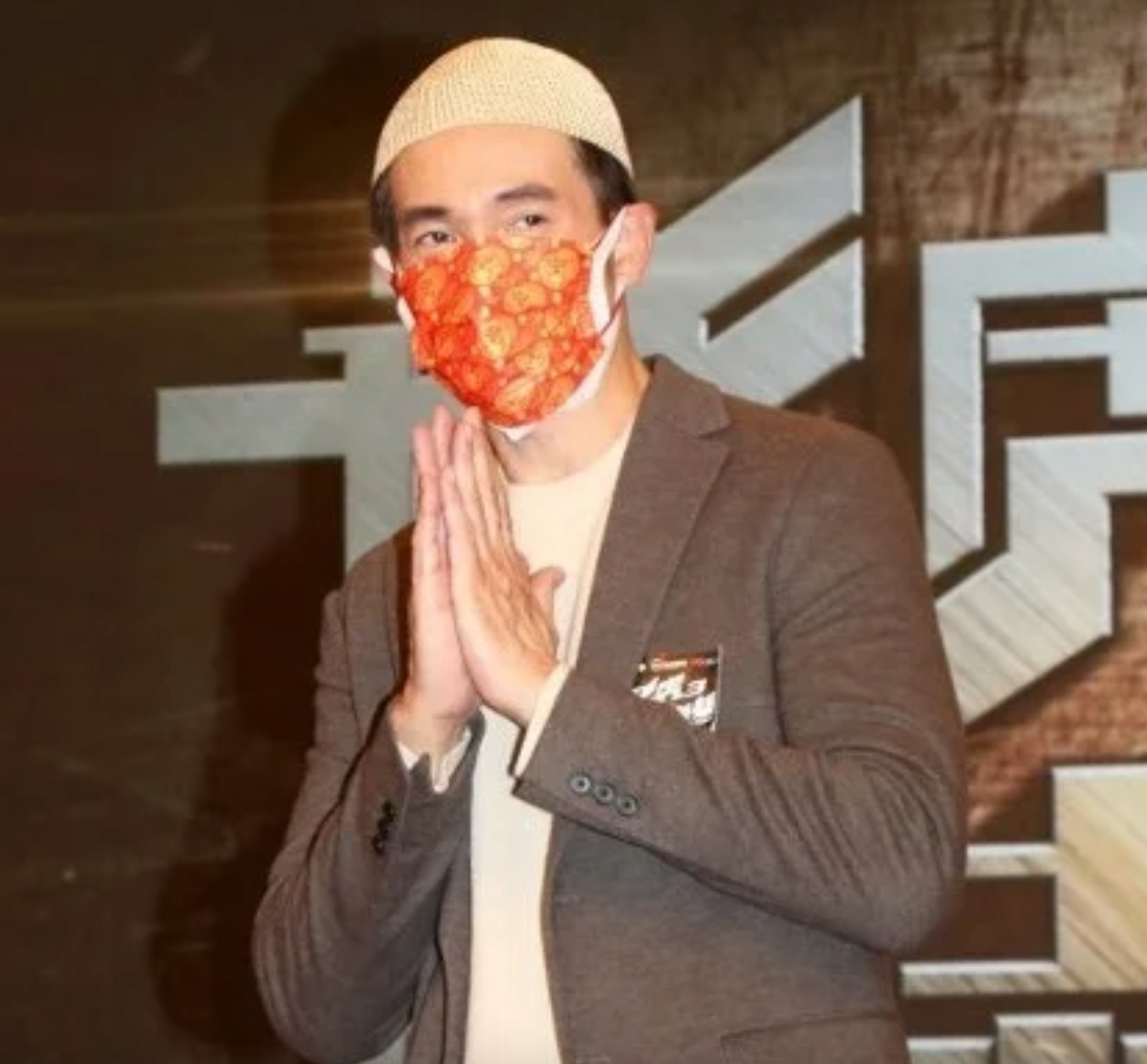 男星陈豪几乎24小时戴口罩！连睡觉都不摘下，出门戴两层十分严格