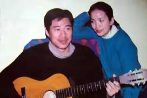 6个娶“小媳妇”的男明星，幸福虽晚但到，他们才是人生赢家