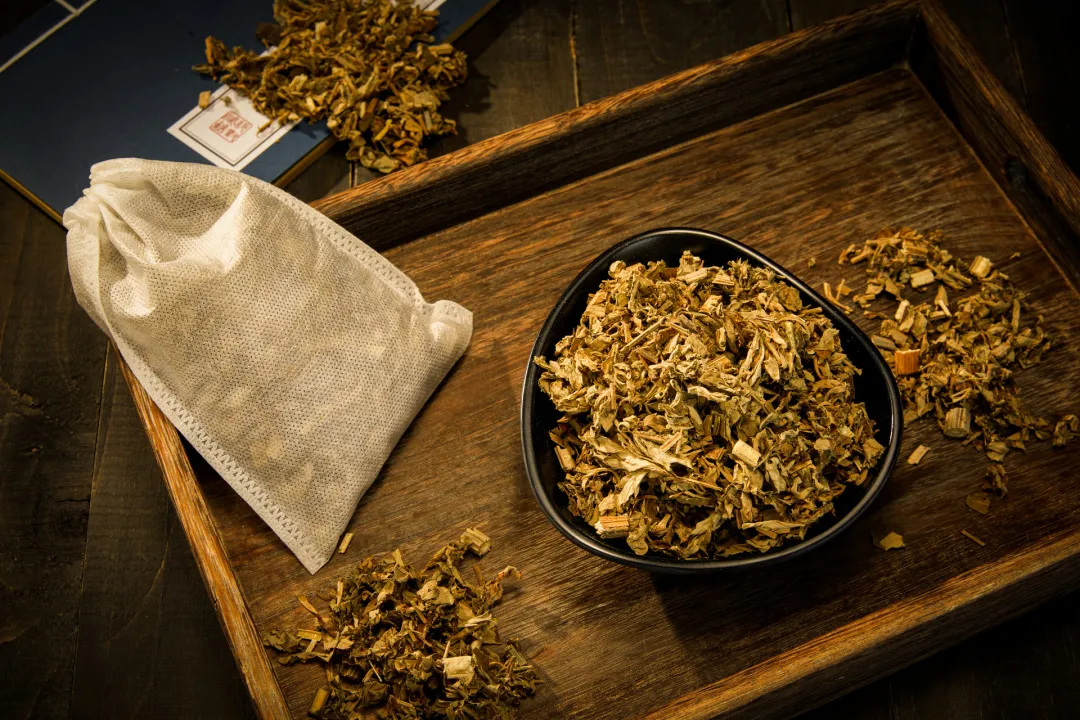 皮肤出现非常干燥并且很痒的情况，可以通过这些方法进行改善