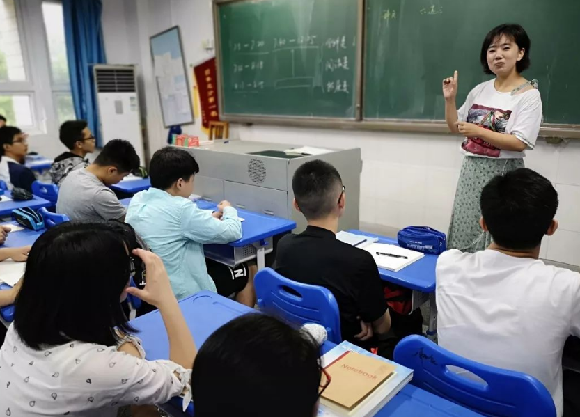 2022年浙江省“春考”开启，57.6万人奔赴考场，其他考生感到不公