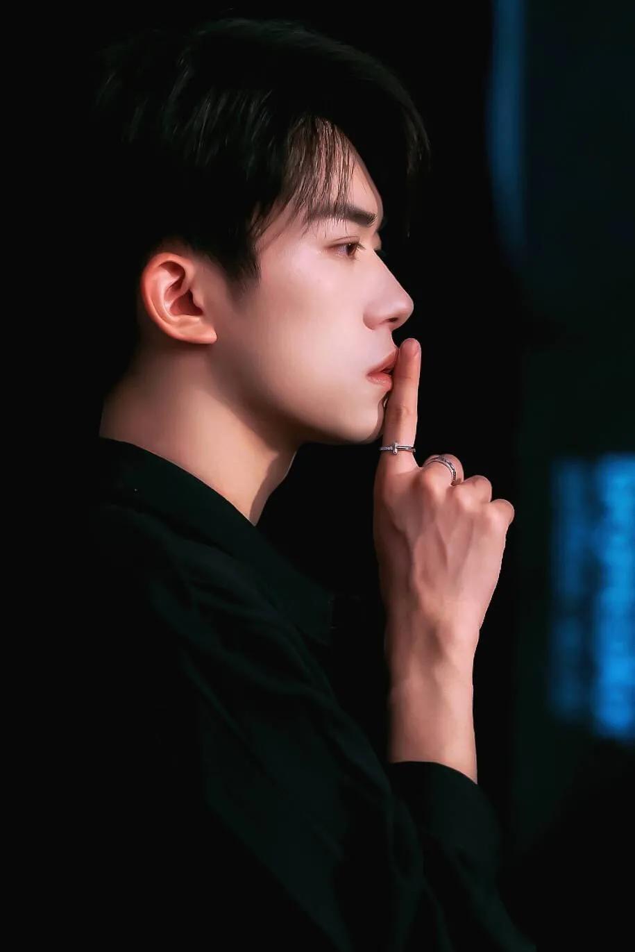 易烊千玺考编的事让寒门难出贵子的普通人彻夜难安了吗？