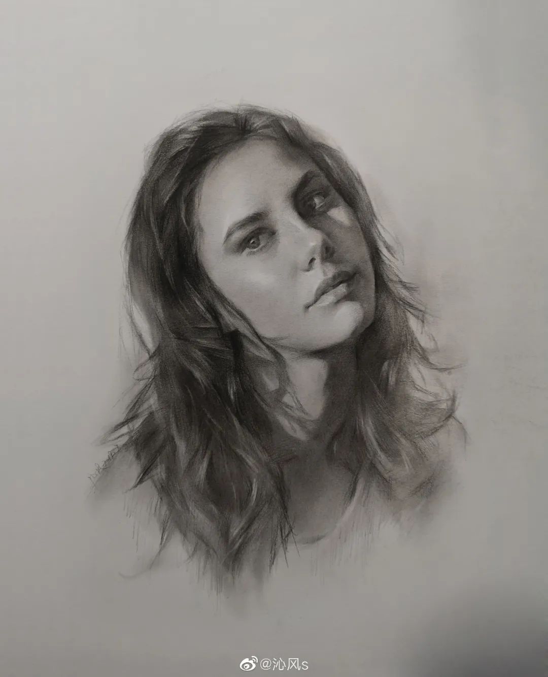画皮画骨难画魂，她用木炭把明星画活了，王一博鞠婧祎眼神看醉了