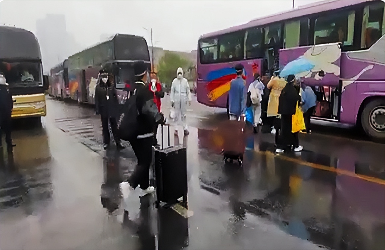 郑州大学一女大学生被立案，曾违规离校“私会男友”，行程公布