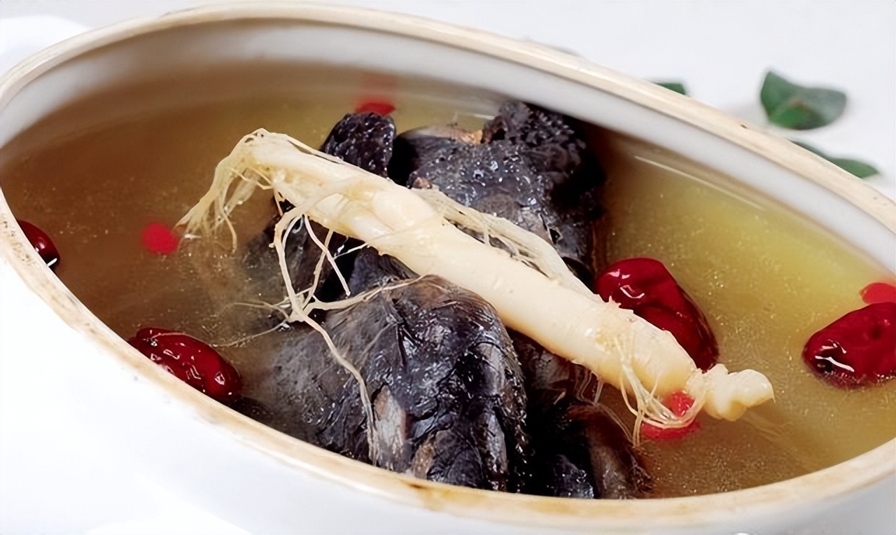 女性到了“这个年纪”，大姨妈还能准时来，或暗示子宫保养还不错