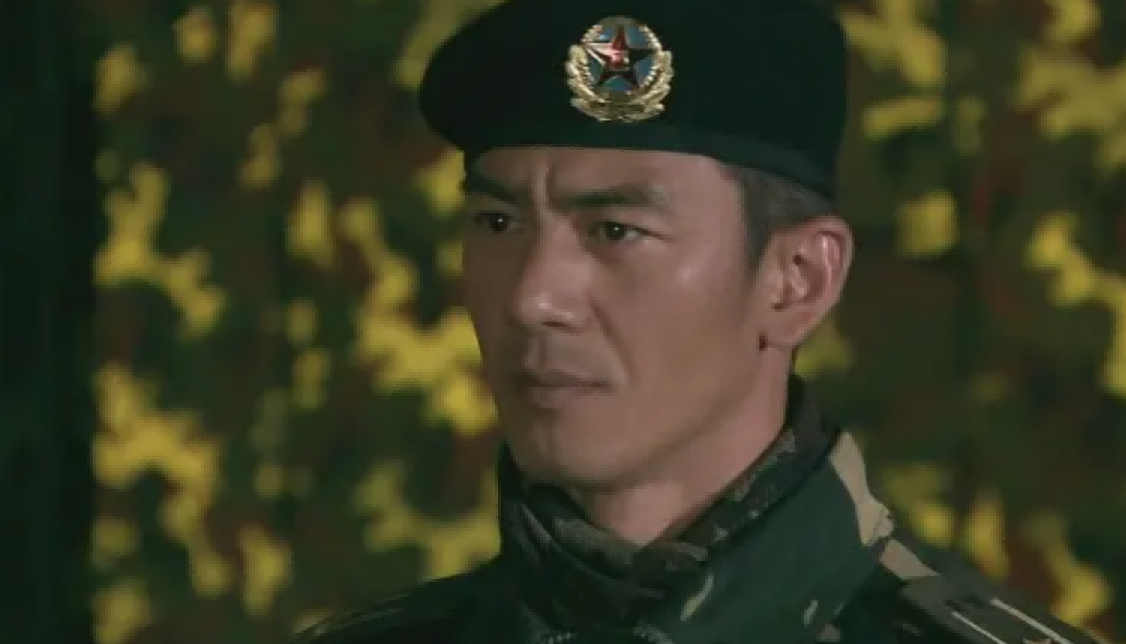 同为是“泡面头”，把张一山、肖战和张国荣放一起，差距就出来了